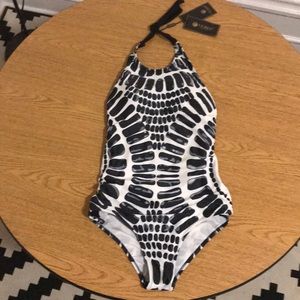 Le Besi Backless One Piece